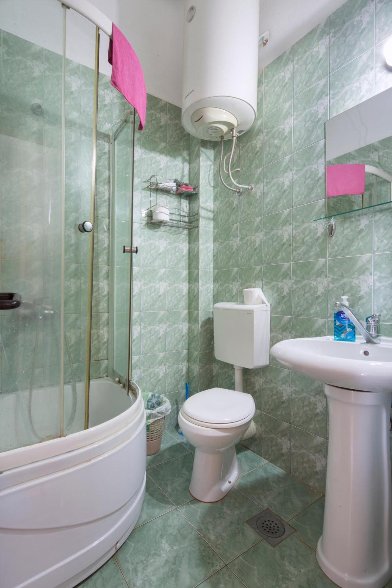 Antic Apartment *
