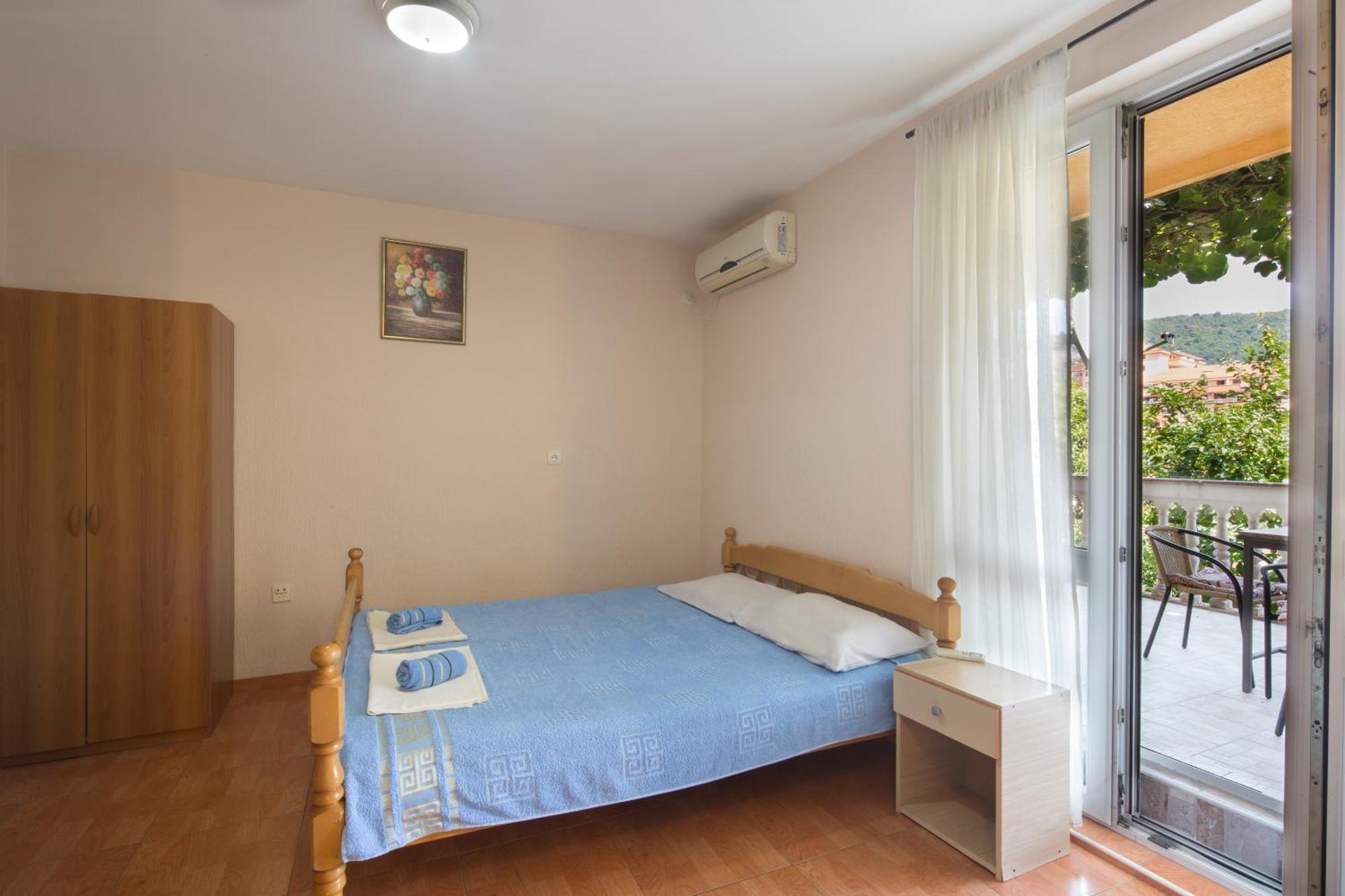 Antic Apartment