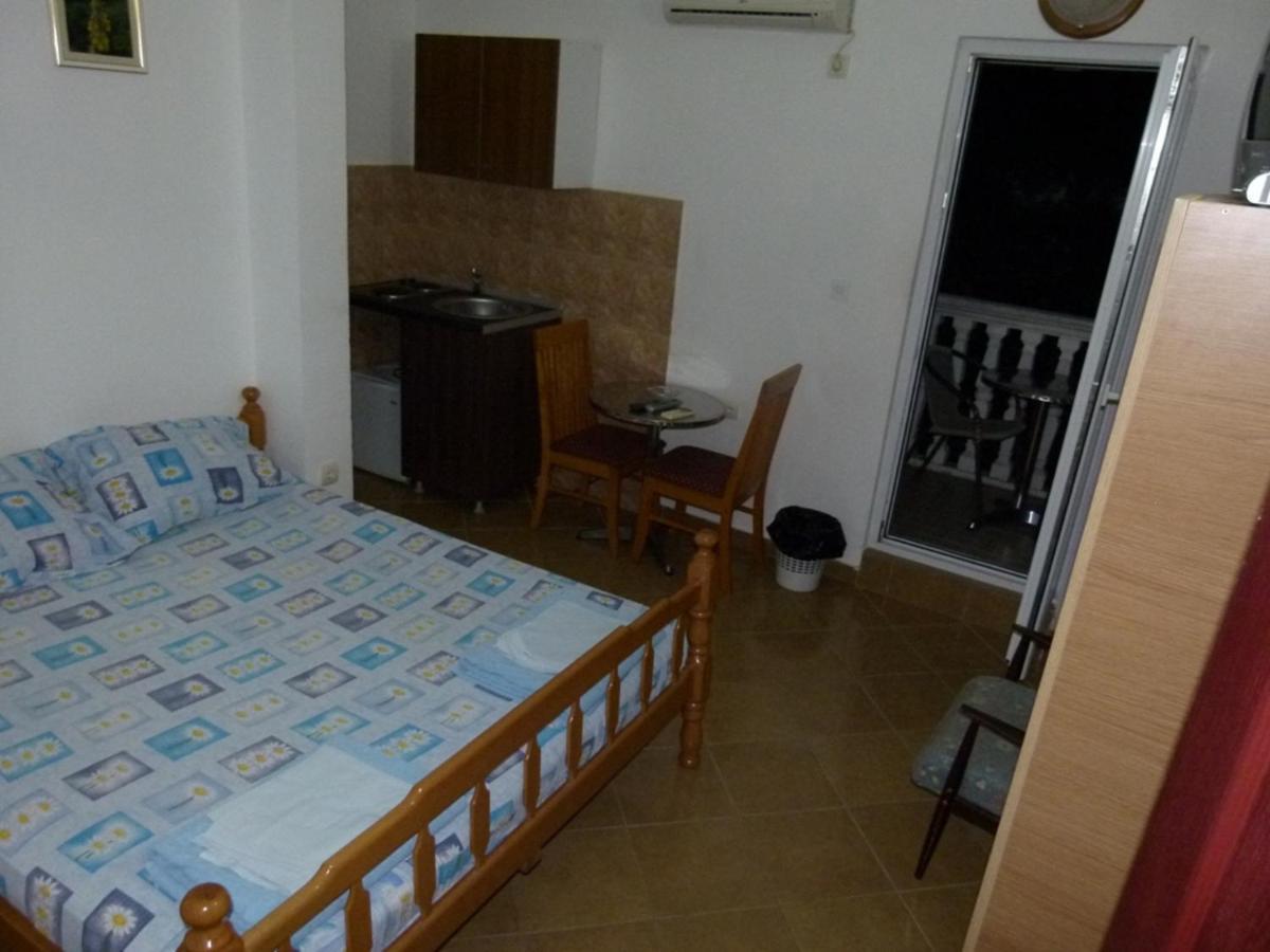 Antic Apartment